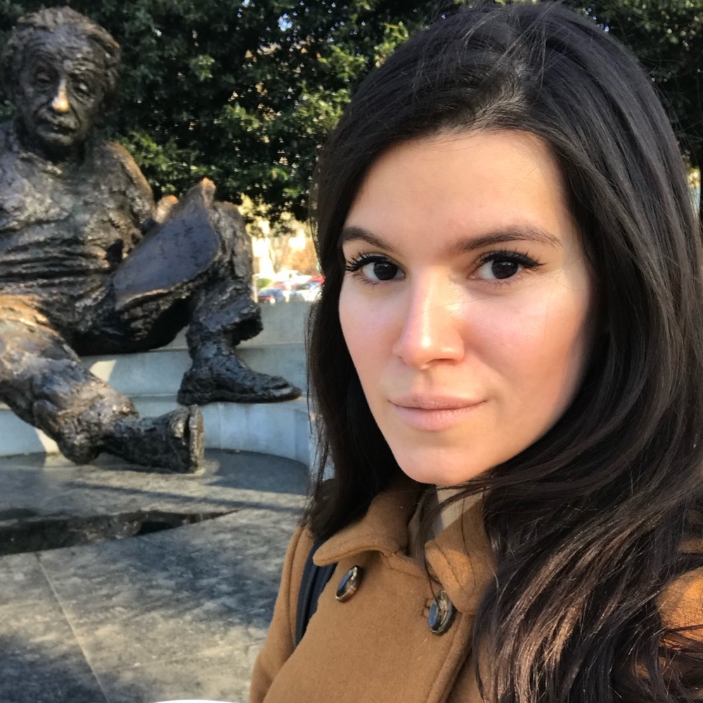 Meet your Posher, Dalia